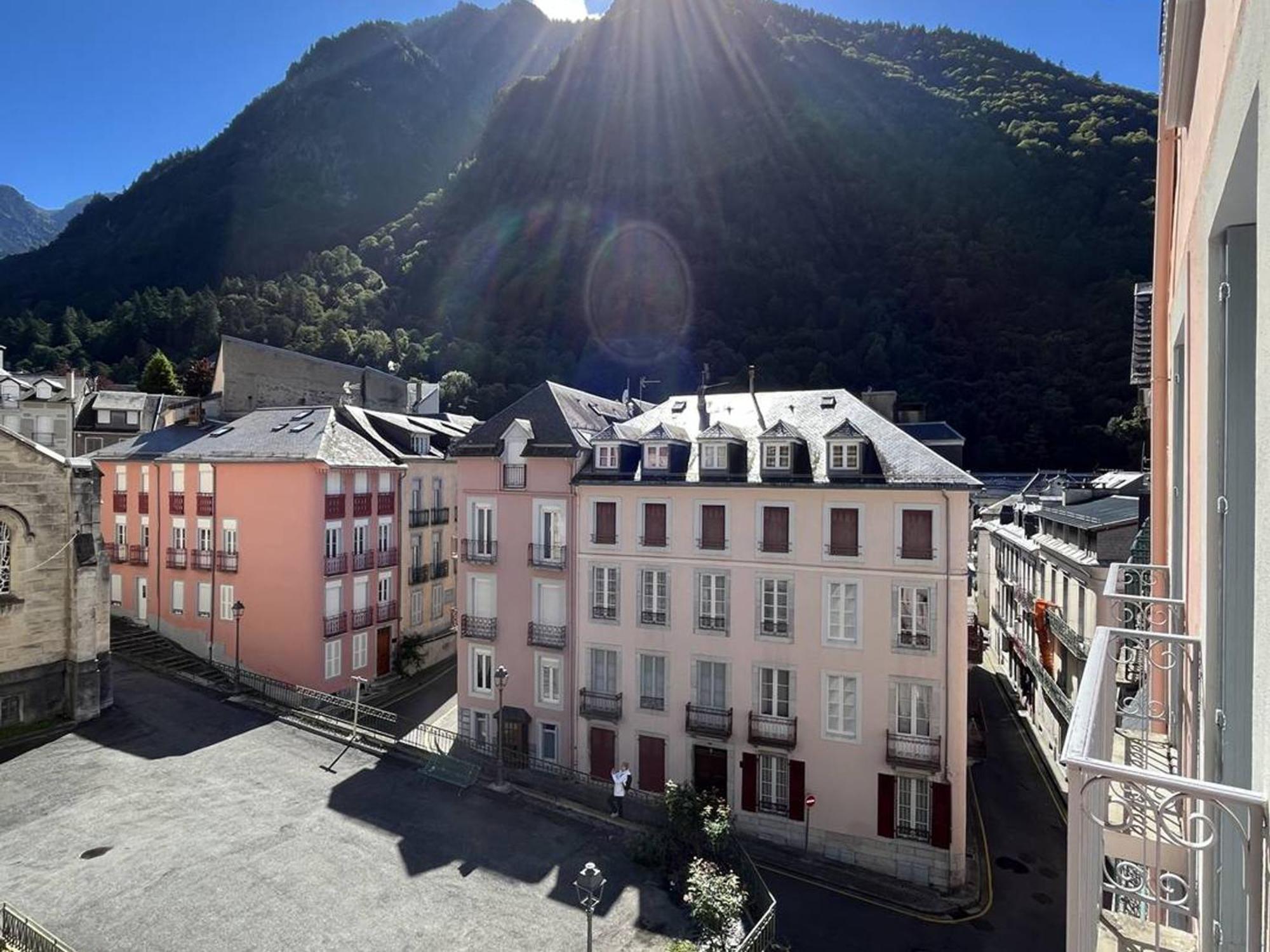 Appartement T3 Chaleureux Au Centre De Cauterets, 4 Couchages, Balcon Sud, Proche Thermes Et Telecabine - Fr-1-234-132 Екстериор снимка